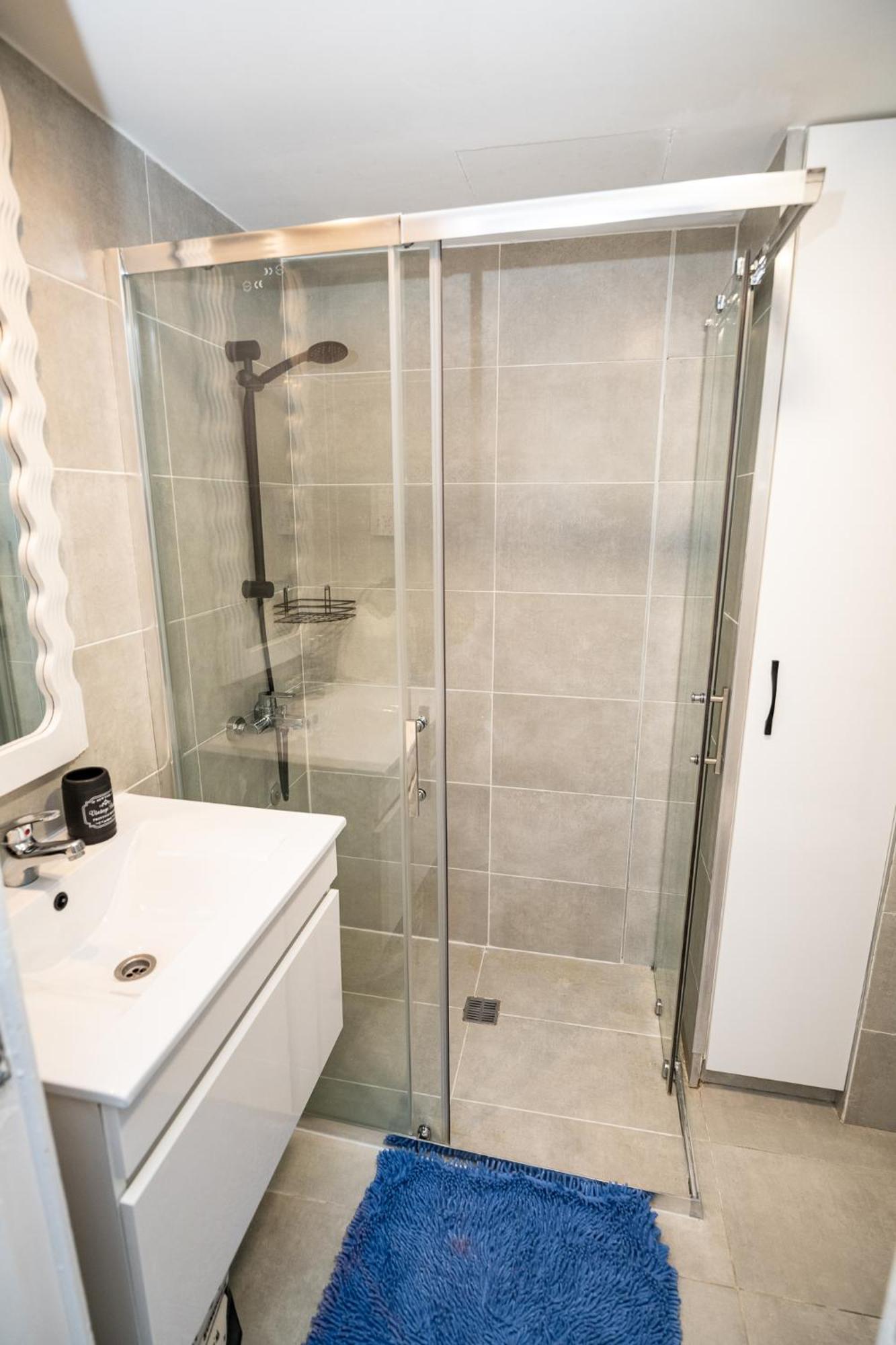 Lazuli Sea View Beachfront Ap 21 Lárnaka Kültér fotó