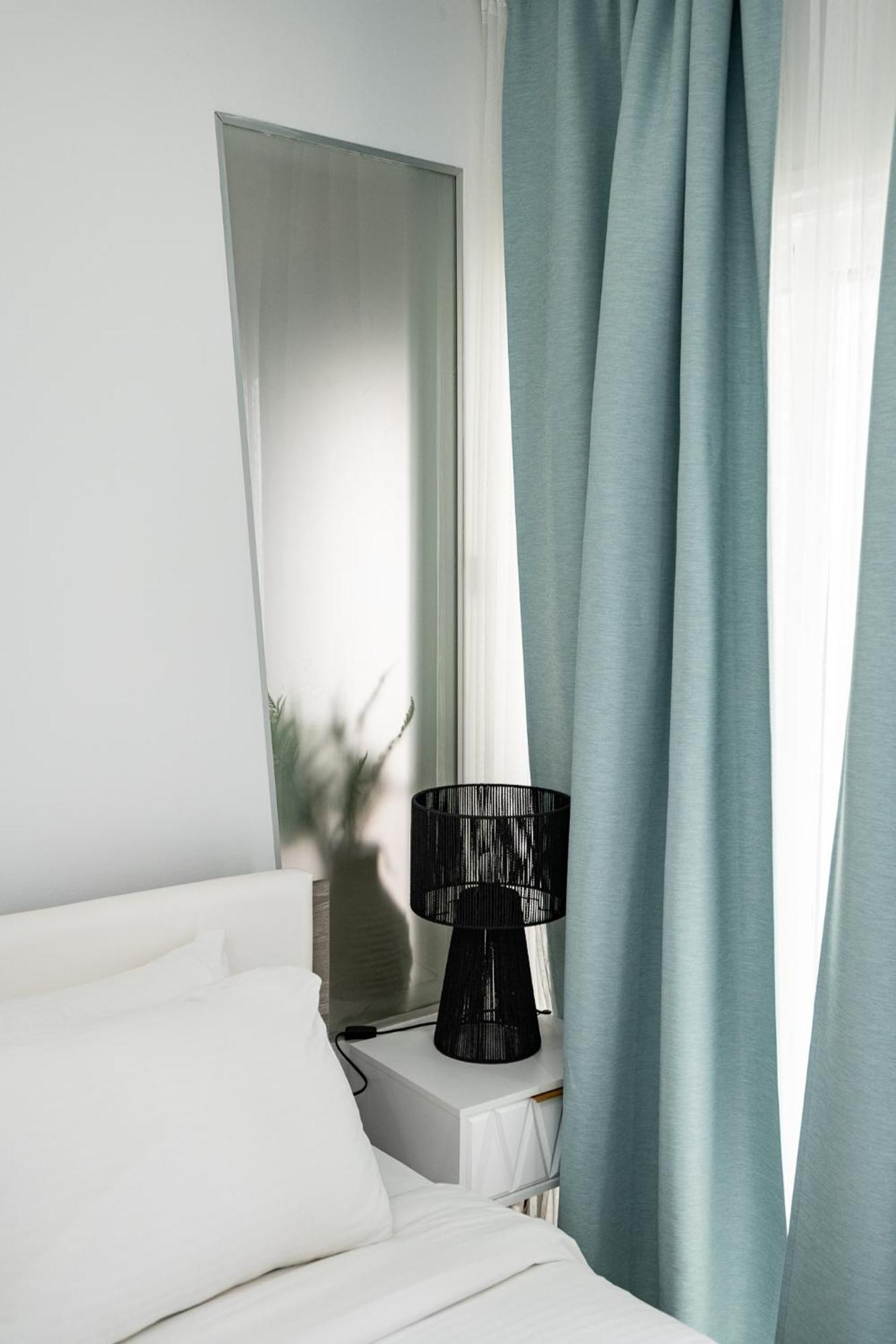 Lazuli Sea View Beachfront Ap 21 Lárnaka Kültér fotó
