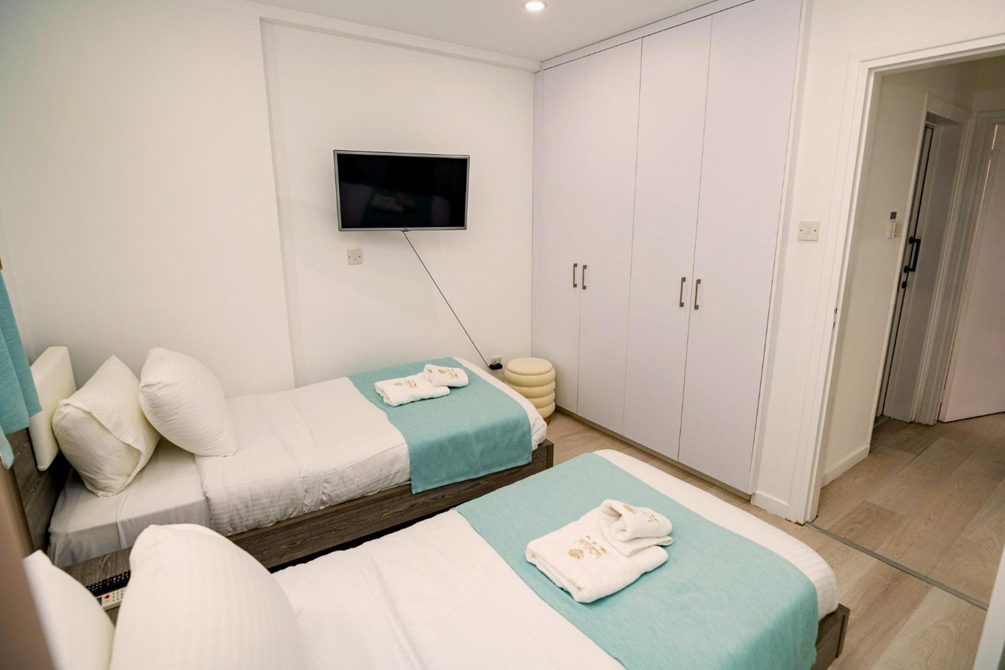 Lazuli Sea View Beachfront Ap 21 Lárnaka Kültér fotó