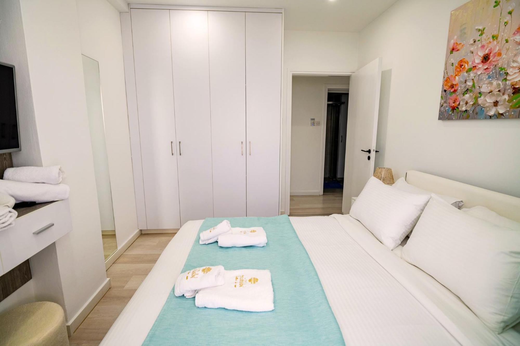 Lazuli Sea View Beachfront Ap 21 Lárnaka Kültér fotó